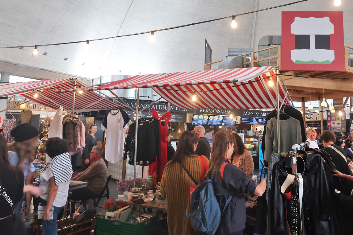 Flohmarkt in der Markthalle