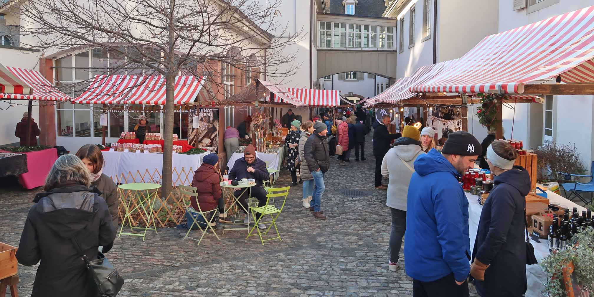 Weihnachtsmarkt in der Adventsgasse